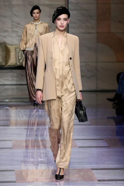 Look 8